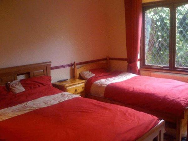 Newcourt B & B Ллантуит Мейджор Экстерьер фото